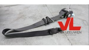 Gebruikte Veiligheidsgordel links-voor Ford Grand C-Max (DXA) 1.0 Ti-VCT EcoBoost 12V 125 Prijs € 90,00 Margeregeling aangeboden door Van Leeuwen Auto Onderdelen