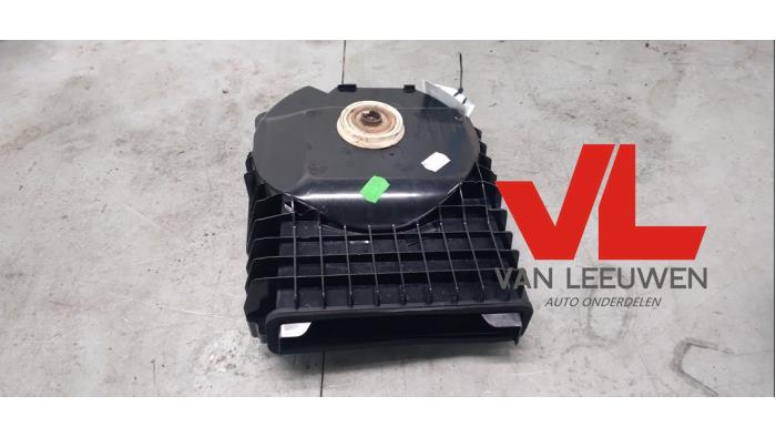 Gebruikte Subwoofer BMW 1 serie (E87/87N) 116i 1.6 16V Prijs € 45,00 Margeregeling aangeboden door Van Leeuwen Auto Onderdelen