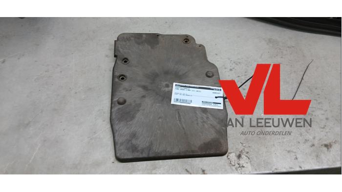 Gebruikte Luchtfilterhuis Ford Grand C-Max (DXA) 1.0 Ti-VCT EcoBoost 12V 125 Prijs € 10,00 Margeregeling aangeboden door Van Leeuwen Auto Onderdelen