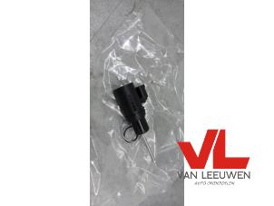 Nieuwe Remassistent sensor Mercedes SLK Prijs € 42,35 Inclusief btw aangeboden door Van Leeuwen Auto Onderdelen