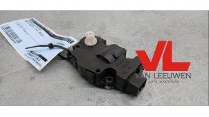 Gebruikte Kachelklep Motor BMW 5 serie Touring (F11) 528i 16V Prijs € 25,00 Margeregeling aangeboden door Van Leeuwen Auto Onderdelen