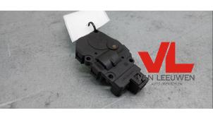 Gebruikte Kachelklep Motor BMW 5 serie Touring (F11) 528i 16V Prijs € 25,00 Margeregeling aangeboden door Van Leeuwen Auto Onderdelen