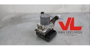 Gebruikte ABS Pomp BMW 5 serie Touring (F11) 528i 16V Prijs € 175,00 Margeregeling aangeboden door Van Leeuwen Auto Onderdelen