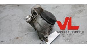 Gebruikte Oliefilterhuis BMW 5 serie Touring (F11) 528i 16V Prijs € 75,00 Margeregeling aangeboden door Van Leeuwen Auto Onderdelen