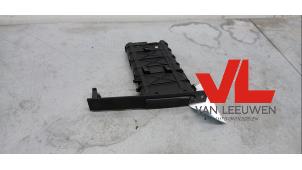 Gebruikte Bekerhouder Saab 9-3 Sport Estate (YS3F) 1.8i 16V Prijs € 25,00 Margeregeling aangeboden door Van Leeuwen Auto Onderdelen