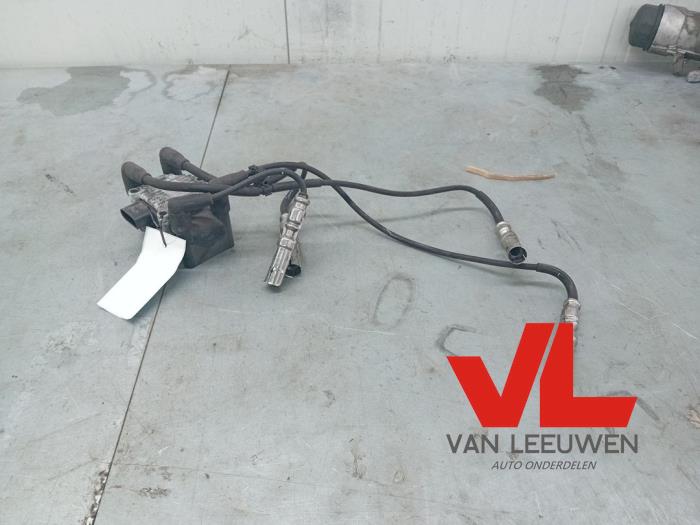 Gebruikte Bobine Volkswagen New Beetle (9C1/9G1) 1.6 Prijs € 15,00 Margeregeling aangeboden door Van Leeuwen Auto Onderdelen