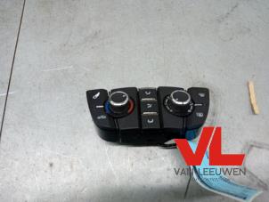 Gebruikte Kachel Verwarmingselement Opel Astra J Sports Tourer (PD8/PE8/PF8) 1.6 CDTI 16V Prijs € 15,00 Margeregeling aangeboden door Van Leeuwen Auto Onderdelen