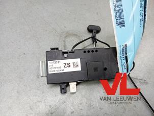 Gebruikte Antenne Versterker Opel Astra J Sports Tourer (PD8/PE8/PF8) 1.6 CDTI 16V Prijs € 19,99 Margeregeling aangeboden door Van Leeuwen Auto Onderdelen