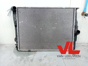 Gebruikte Radiateur BMW 3 serie Touring (E91) 318i 16V Prijs € 39,99 Margeregeling aangeboden door Van Leeuwen Auto Onderdelen
