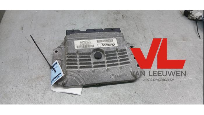Gebruikte Computer Motormanagement Renault Megane II (BM/CM) 1.6 16V Prijs € 25,00 Margeregeling aangeboden door Van Leeuwen Auto Onderdelen
