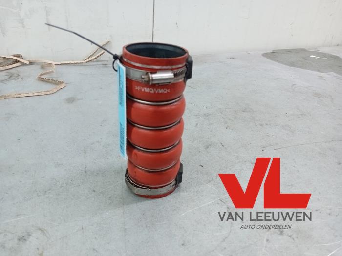 Gebruikte Intercooler Slang Peugeot 5008 I (0A/0E) 1.6 THP 16V Prijs € 10,00 Margeregeling aangeboden door Van Leeuwen Auto Onderdelen