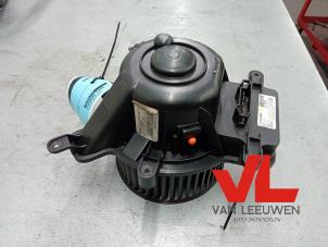 Gebruikte Blower Peugeot 5008 I (0A/0E) 1.6 THP 16V Prijs € 25,00 Margeregeling aangeboden door Van Leeuwen Auto Onderdelen