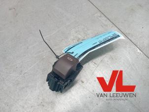 Gebruikte Handrem schakelaar Opel Insignia 2.8 V6 Turbo 24V 4x4 Ecotec Prijs € 9,99 Margeregeling aangeboden door Van Leeuwen Auto Onderdelen