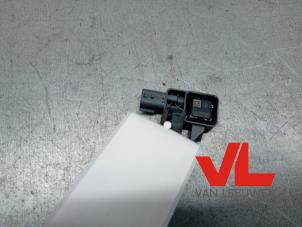 Gebruikte Sensor Airbag Renault Megane III Grandtour (KZ) 1.2 16V TCE 130 Prijs € 20,00 Margeregeling aangeboden door Van Leeuwen Auto Onderdelen