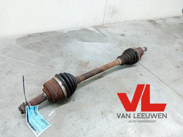 Gebruikte Aandrijfas links-voor Renault Megane III Grandtour (KZ) 1.2 16V TCE 130 Prijs € 60,00 Margeregeling aangeboden door Van Leeuwen Auto Onderdelen