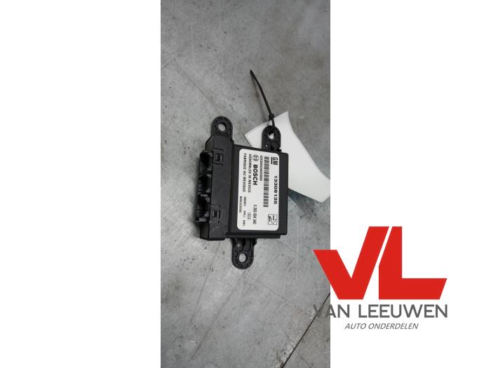 PDC Module van een Opel Insignia 2.8 V6 Turbo 24V 4x4 Ecotec 2008
