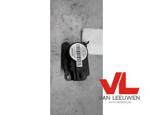 Gebruikte Kachelklep Motor Opel Insignia 2.8 V6 Turbo 24V 4x4 Ecotec Prijs € 20,00 Margeregeling aangeboden door Van Leeuwen Auto Onderdelen