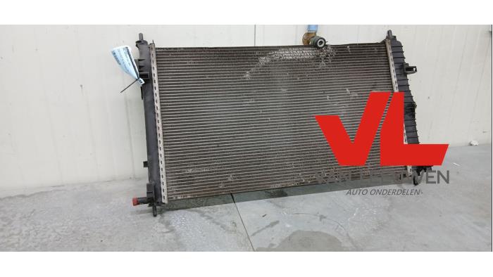 Gebruikte Radiateur Opel Insignia 2.8 V6 Turbo 24V 4x4 Ecotec Prijs € 40,00 Margeregeling aangeboden door Van Leeuwen Auto Onderdelen