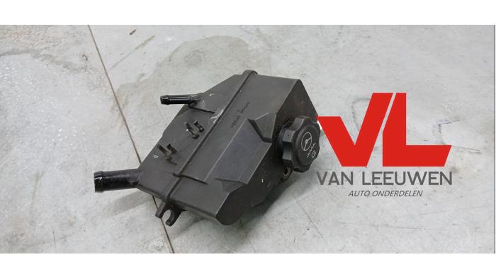 Gebruikte Servo Oliereservoir Opel Insignia 2.8 V6 Turbo 24V 4x4 Ecotec Prijs € 20,00 Margeregeling aangeboden door Van Leeuwen Auto Onderdelen