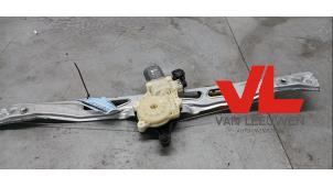 Gebruikte Ruitmechaniek 4Deurs links-voor Ford Transit Custom 2.2 TDCi 16V Prijs € 48,40 Inclusief btw aangeboden door Van Leeuwen Auto Onderdelen