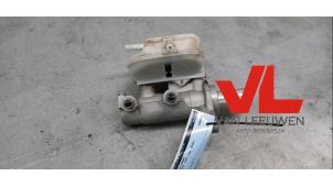 Hoofdremcilinder van een Ford Transit Custom 2.2 TDCi 16V 2016