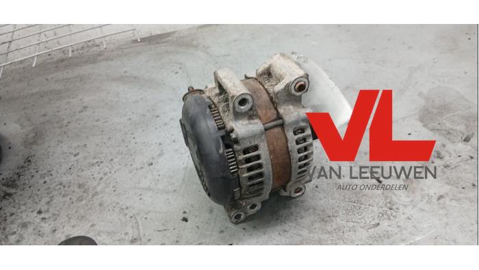 Gebruikte Dynamo Toyota Land Cruiser V8 (J20) 4.5 D-4D 32V Prijs € 125,00 Margeregeling aangeboden door Van Leeuwen Auto Onderdelen