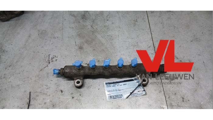 Gebruikte Injector brug Toyota Land Cruiser V8 (J20) 4.5 D-4D 32V Prijs € 175,00 Margeregeling aangeboden door Van Leeuwen Auto Onderdelen