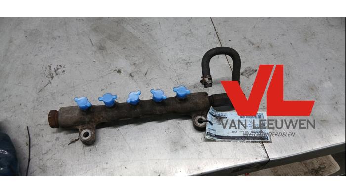 Gebruikte Injector brug Toyota Land Cruiser V8 (J20) 4.5 D-4D 32V Prijs € 175,00 Margeregeling aangeboden door Van Leeuwen Auto Onderdelen