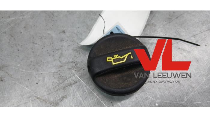 Gebruikte Oliedop Citroen C4 Berline (LC) 1.6 16V Prijs € 10,00 Margeregeling aangeboden door Van Leeuwen Auto Onderdelen
