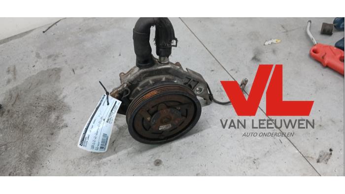 Gebruikte Waterpomp Toyota Land Cruiser V8 (J20) 4.5 D-4D 32V Prijs € 250,00 Margeregeling aangeboden door Van Leeuwen Auto Onderdelen