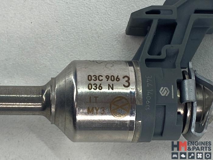Injector (benzine injectie) van een Volkswagen Golf VI Variant (AJ5/1KA) 1.4 TSI 160 16V 2013