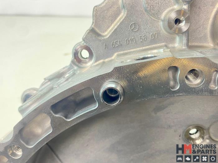 Distributiedeksel van een Mercedes-Benz Sprinter 3t (910.6) 215 CDI 2.0 D FWD 2021