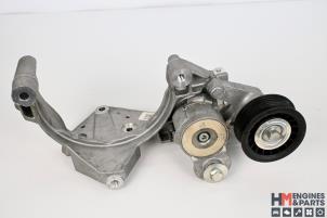 Gebruikte Dynamosteun onder Iveco New Daily VI 33S14, 35C14, 35S14 Prijs € 54,45 Inclusief btw aangeboden door HM Engines & Parts