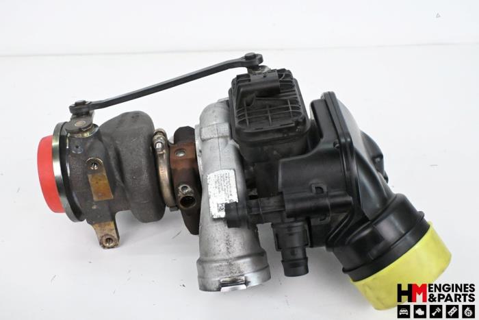 Turbo van een Volkswagen Golf VII (AUA) 1.5 TSI Evo BlueMotion 16V 2020
