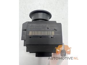 Gebruikte Contactslot elektronisch Mercedes C (W203) 1.8 C-200K 16V Prijs € 250,00 Margeregeling aangeboden door AutomotiveNL Oss