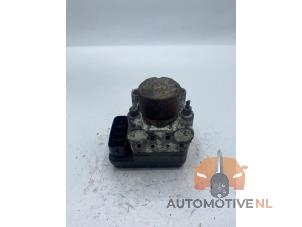 Gebruikte ABS Pomp Toyota Previa (R3) 2.4i 16V VVT-i Prijs € 50,00 Margeregeling aangeboden door AutomotiveNL Oss