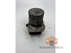 Gebruikte ABS Pomp Ford Mondeo III Wagon 1.8 16V Prijs € 40,00 Margeregeling aangeboden door AutomotiveNL Oss