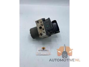 Gebruikte ABS Pomp Ford Mondeo III 1.8 16V Prijs € 30,00 Margeregeling aangeboden door AutomotiveNL Oss