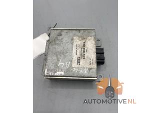 Gebruikte Radio versterker Audi A4 Avant (B6) 2.0 20V Prijs € 25,00 Margeregeling aangeboden door AutomotiveNL Oss