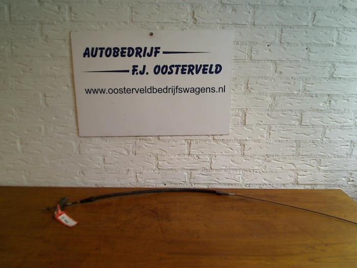 Gebruikte Handrem Kabel Volkswagen Transporter T5 1.9 TDi Prijs € 20,00 Margeregeling aangeboden door VW Parts Dronten