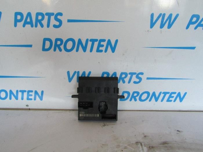 Gebruikte Computer Body Control Audi A8 (D3) 4.2 V8 40V Quattro Prijs € 45,00 Margeregeling aangeboden door VW Parts Dronten