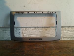 Gebruikte Radio Volkswagen Passat Variant (3C5) 2.0 TDI 16V 140 Prijs op aanvraag aangeboden door VW Parts Dronten