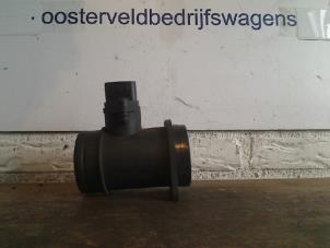 Gebruikte Luchthoeveelheidsmeter Volkswagen Passat Variant (3B5) 1.9 TDI 115 Prijs op aanvraag aangeboden door VW Parts Dronten