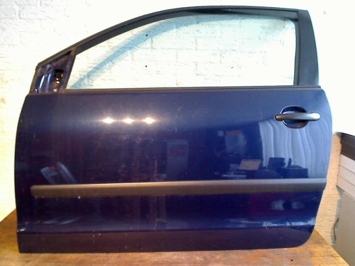 Gebruikte Diversen Volkswagen Polo IV (9N1/2/3) 1.4 16V Prijs € 75,00 Margeregeling aangeboden door VW Parts Dronten