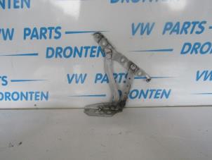 Gebruikte Scharnier Achterklep Audi A5 Cabrio (8F7) 2.0 TFSI 16V Prijs € 25,00 Margeregeling aangeboden door VW Parts Dronten