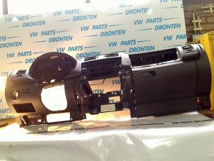 Gebruikte Dashboard Skoda Fabia II Combi 1.2 TDI 12V Greenline Prijs € 125,00 Margeregeling aangeboden door VW Parts Dronten