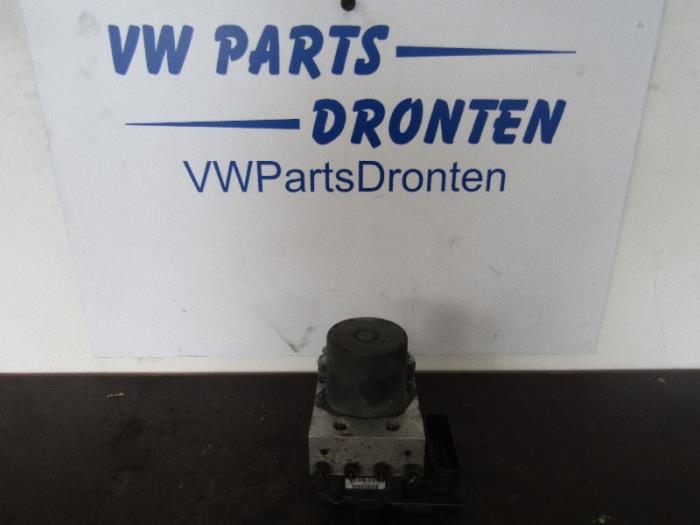 Gebruikte ABS Pomp Audi A4 Avant Quattro (B7) Prijs € 125,00 Margeregeling aangeboden door VW Parts Dronten