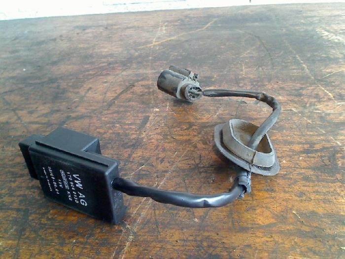 Gebruikte Computer Diversen Volkswagen Touran (1T1/T2) 2.0 FSI 16V Prijs € 35,00 Margeregeling aangeboden door VW Parts Dronten