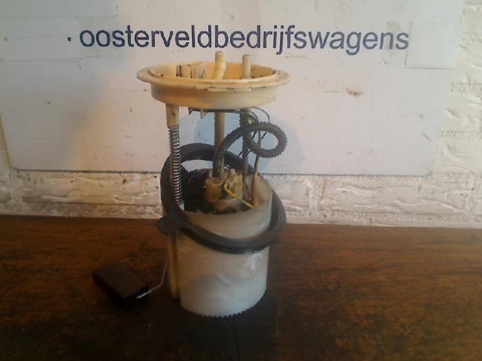 Gebruikte Dieselpomp Seat Leon (1P1) 2.0 TDI DPF Prijs € 40,00 Margeregeling aangeboden door VW Parts Dronten