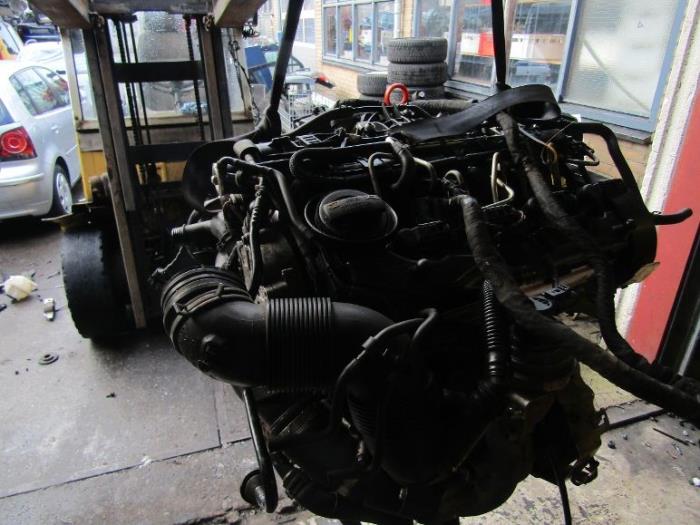 Motor van een Volkswagen Golf VI (5K1) 1.6 TDI 16V 2010